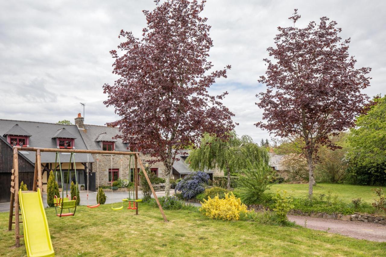 La Villa Du Golf - Avec Piscine Couverte Chauffee Et Jacuzzi Le Tronchet  Eksteriør bilde
